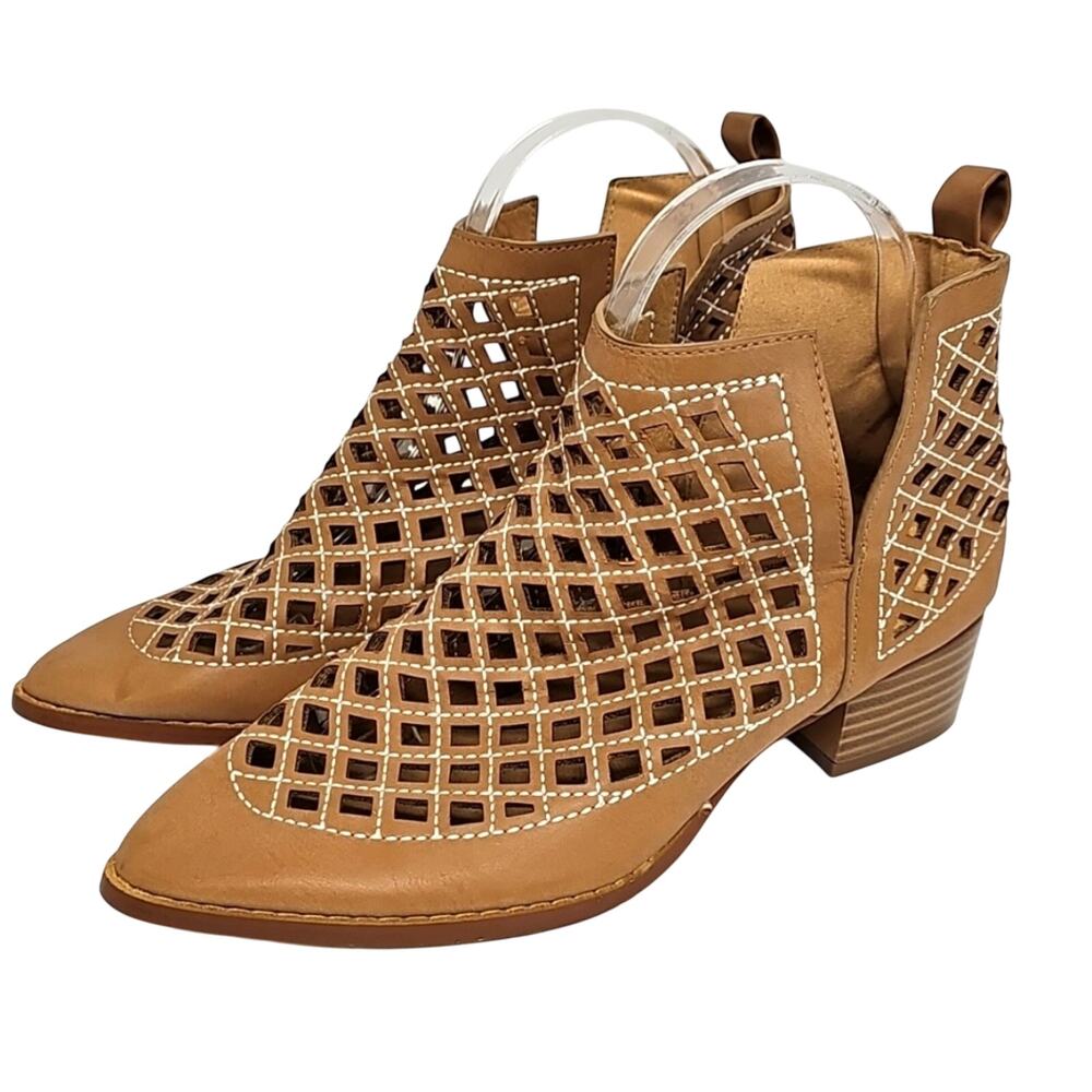 Cape Robbin Womens Vegan Leather Tan Cutout Pull On Tab 1.5" Heel Booties Size 8